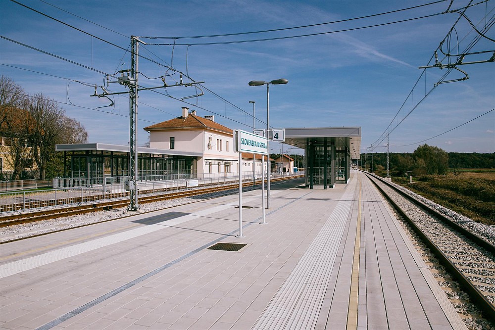 Prenovljena železniška postaja Slovenska Bistrica. - slika